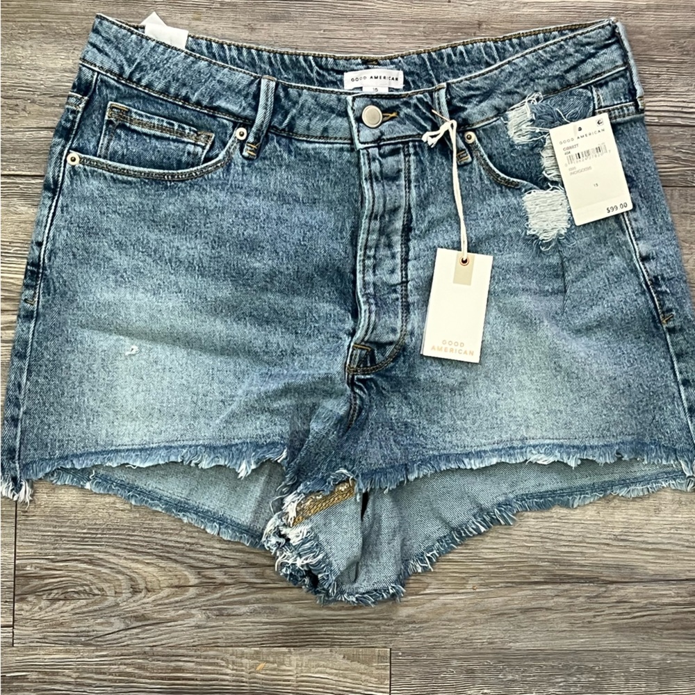 Good American THE BOMBSHELL SHORT, new with tags, size 15